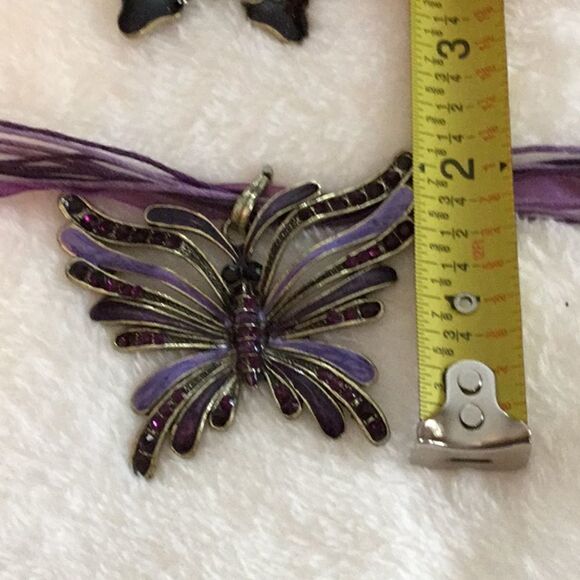 Lot of 3 alloy butterfly necklaces w/cord & ribbn - Picture 5 of 8
